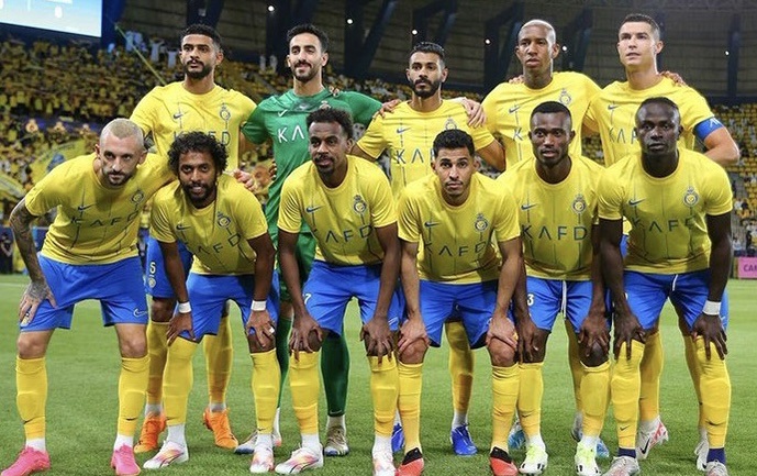 مهاجم النصر