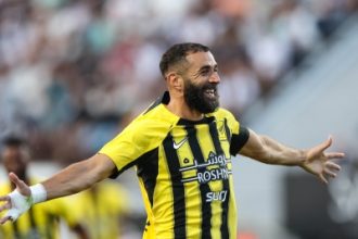 كريم بنزيما في المباراة الودية بين الاتحاد وفارينزي البرتغالي