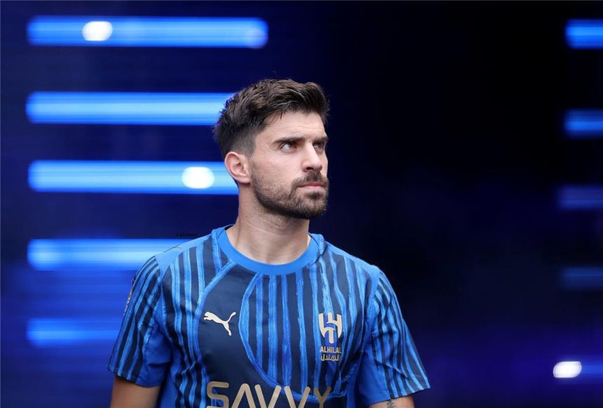 نيفيز لاعب الهلال