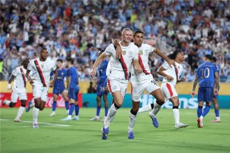 الهلال ومانشستر سيتي